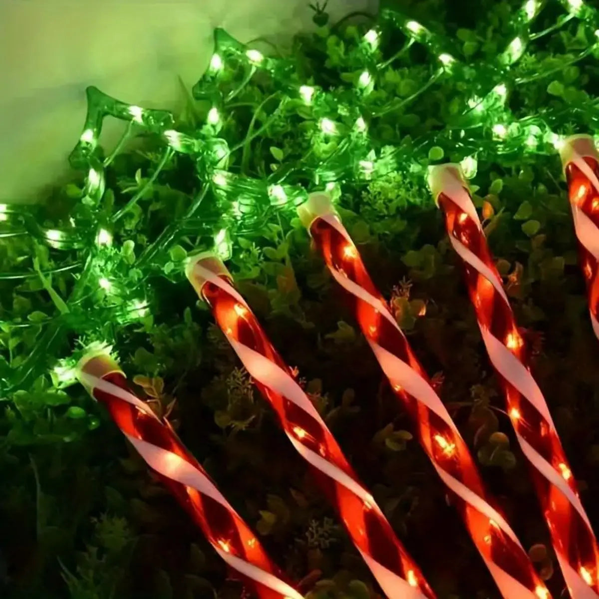 Set of 5 Solar-Powered Christmas Tree Lights - Cheerful Outdoor Lighting for the Holidays