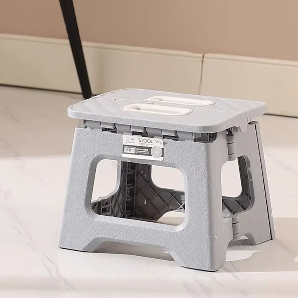Folding Step Stool – Lightweight, Non-slip and Versatile for Kitchen and Home Use