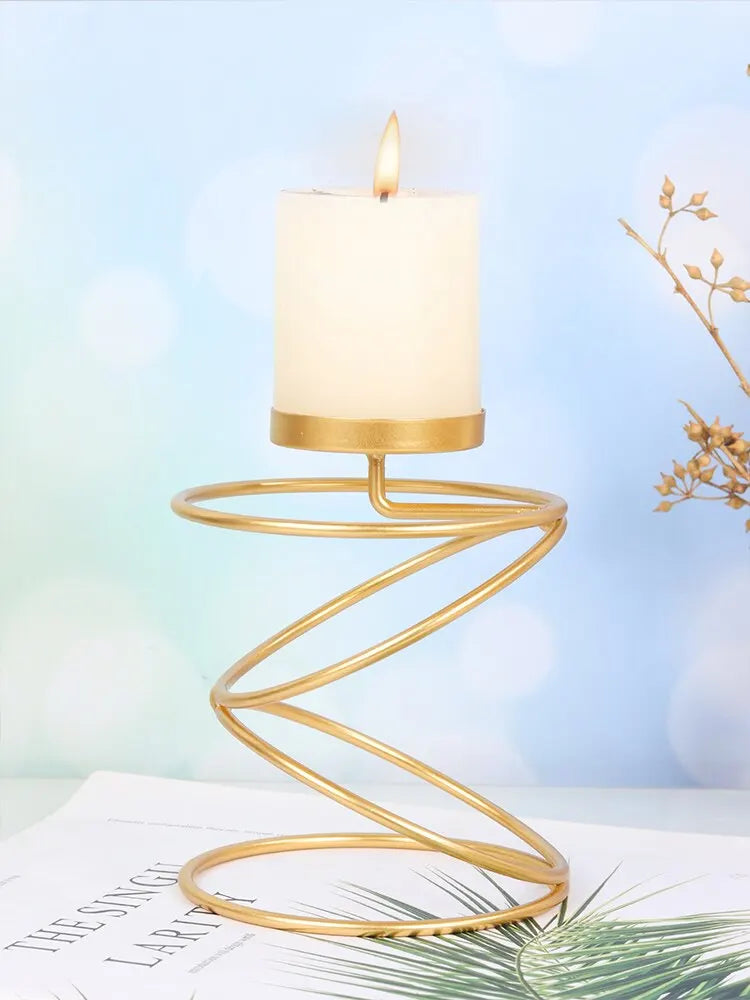 Elegant Spiral Candle Holder – For a Cosy and Stylish Home