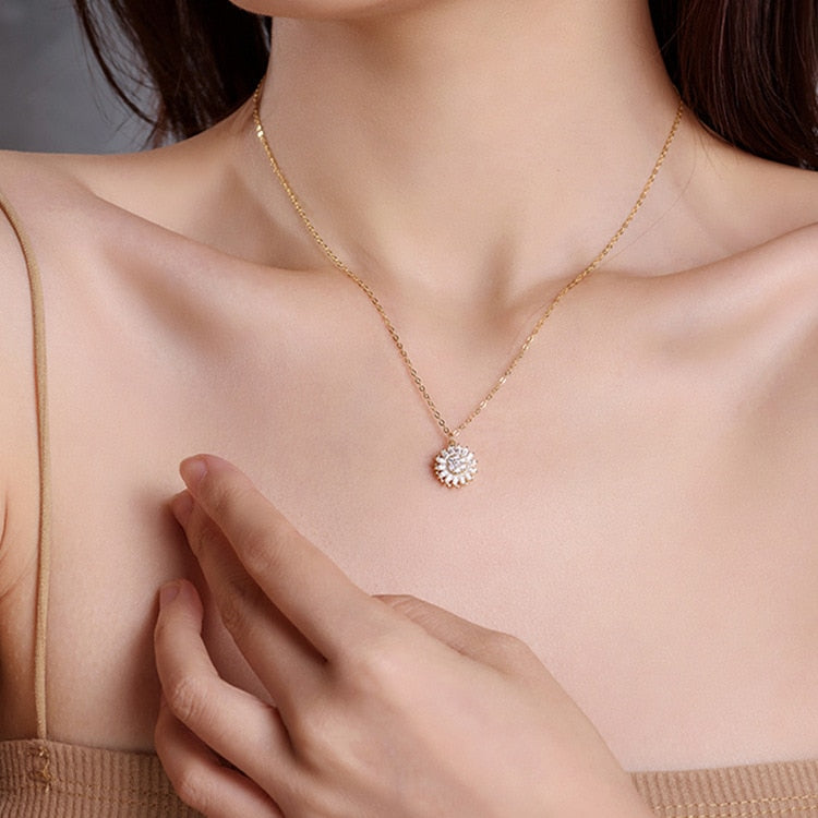 GoldenBloom Adjustable Necklace | Rotating Sunflower Pendant for Timeless Elegance