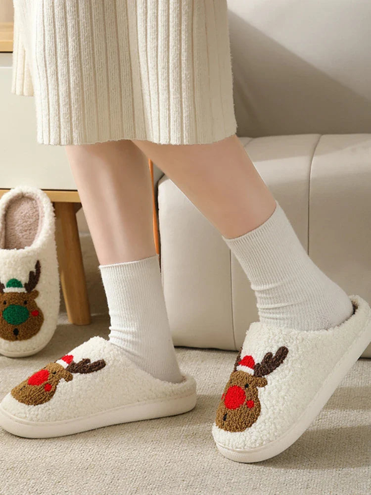 Reindeer Cuddly Slippers – For Warm Feet and a Festive Atmosphere