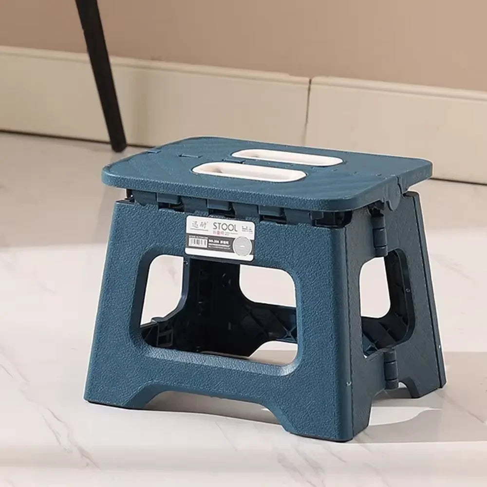 Folding Step Stool – Lightweight, Non-slip and Versatile for Kitchen and Home Use