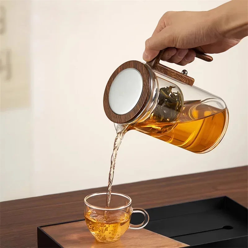 Elegant Glass Tea Infuser Pot – Stylish Brewing with Wooden Handle