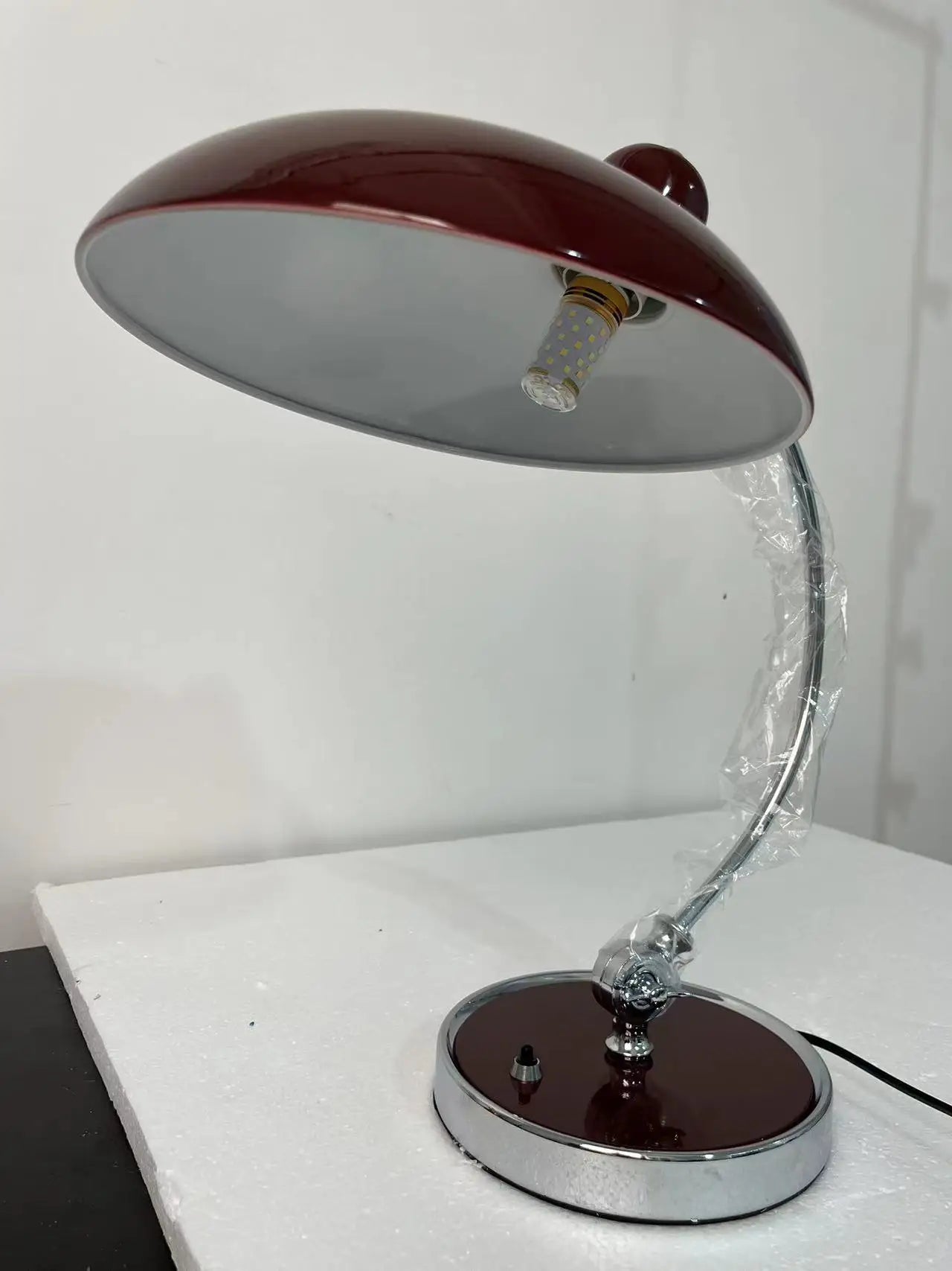 Retro Elegance Table Lamp - Create a Cosy Atmosphere