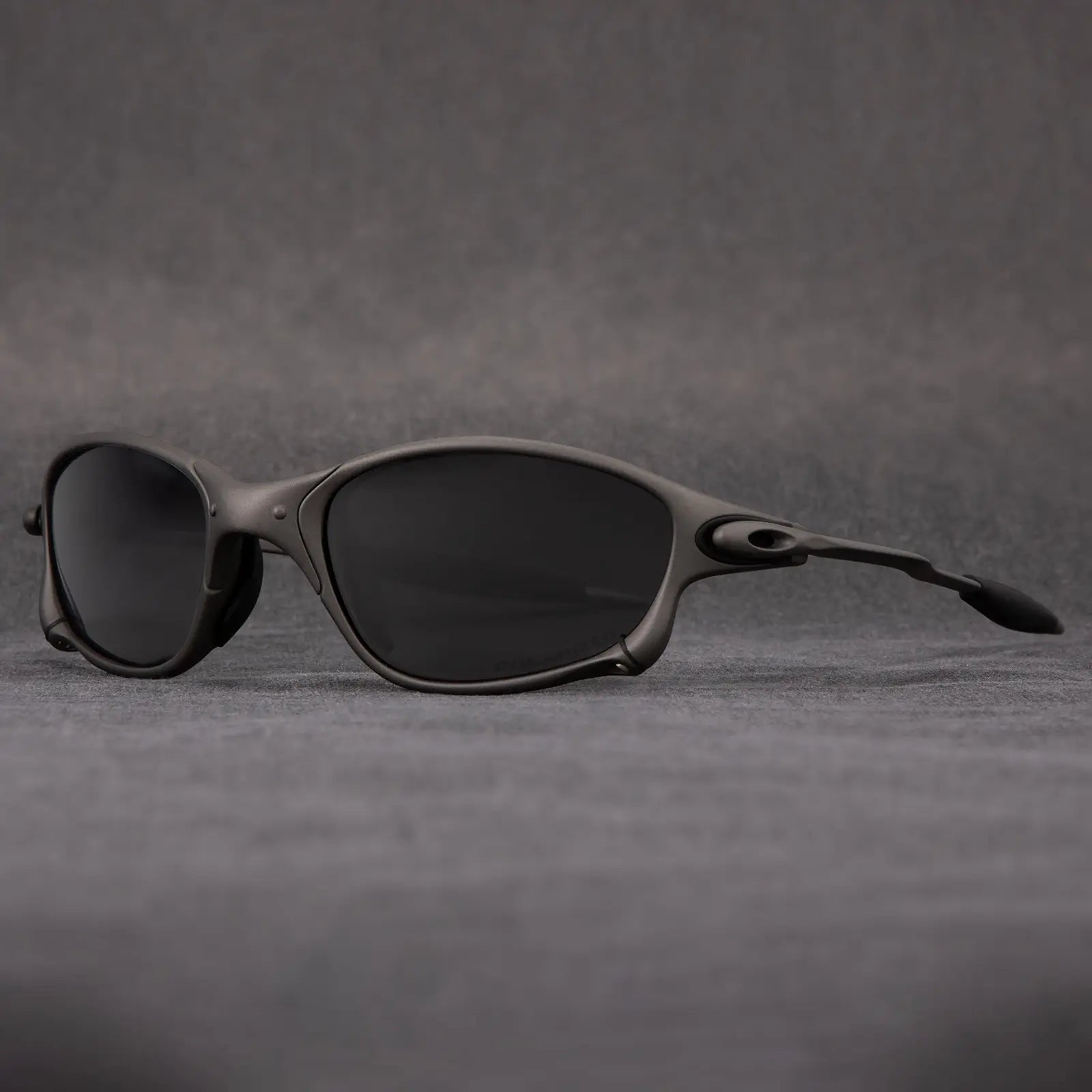 Trail Valley Sunglasses - Black / Polarized