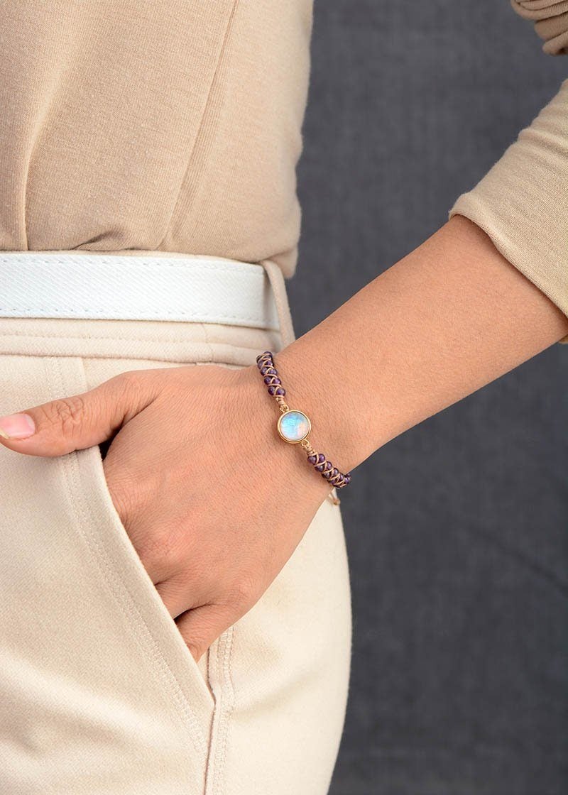 AuraStone Amethyst Bracelet – Healing Energy in a Stylish Purple Accessory