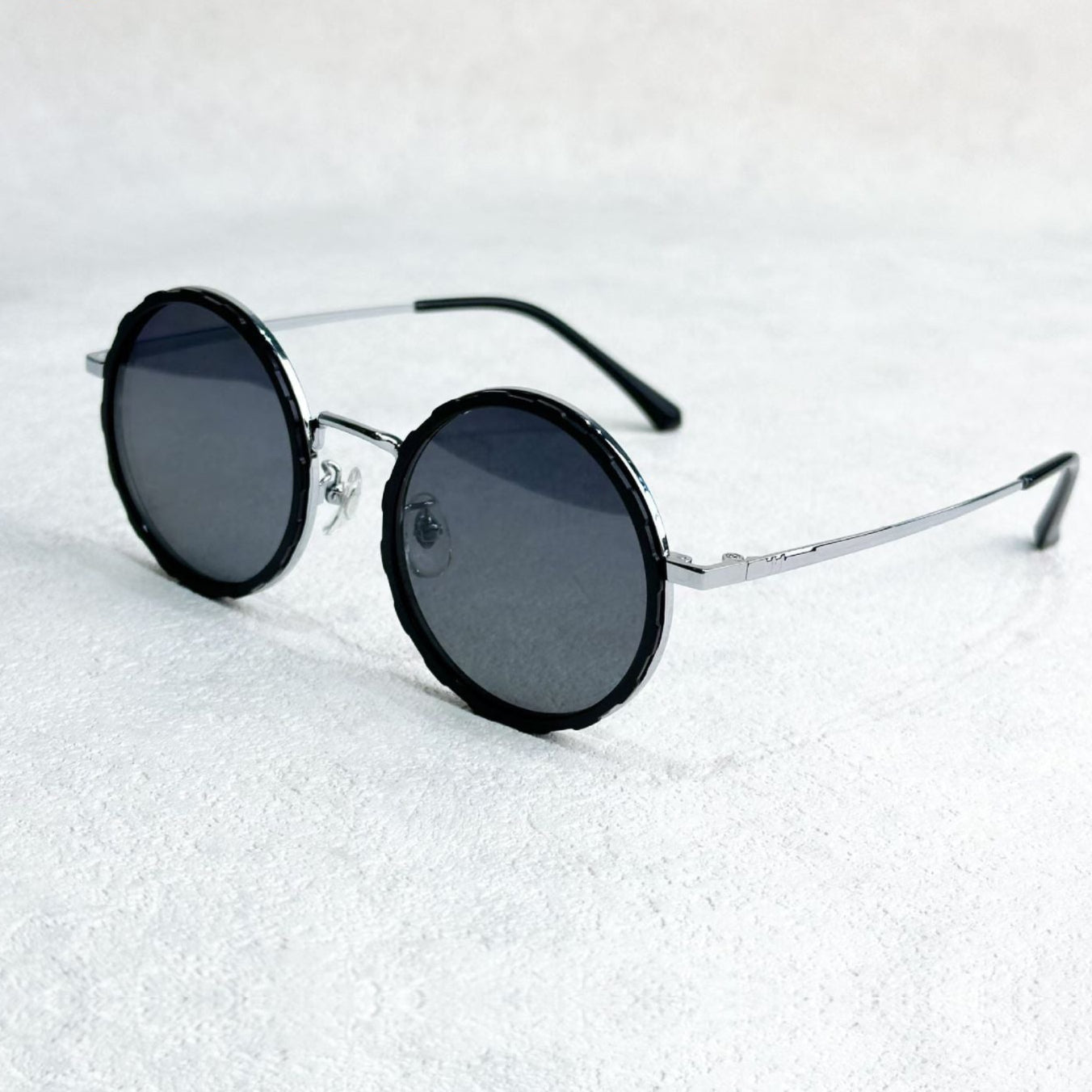 Unisex - Round Sunglasses - Adjustable Light Reduction - Polarised Metal