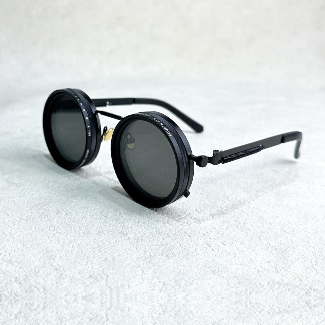 Unisex - Round Sunglasses - Adjustable Light Reduction - Polarised Metal