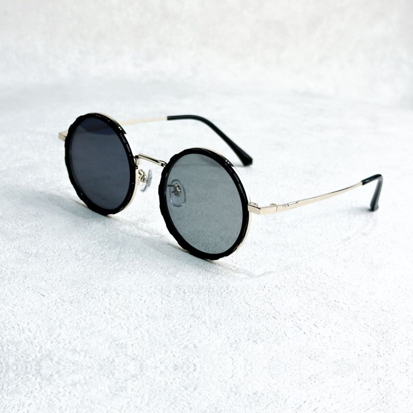 Unisex - Round Sunglasses - Adjustable Light Reduction - Polarised Metal