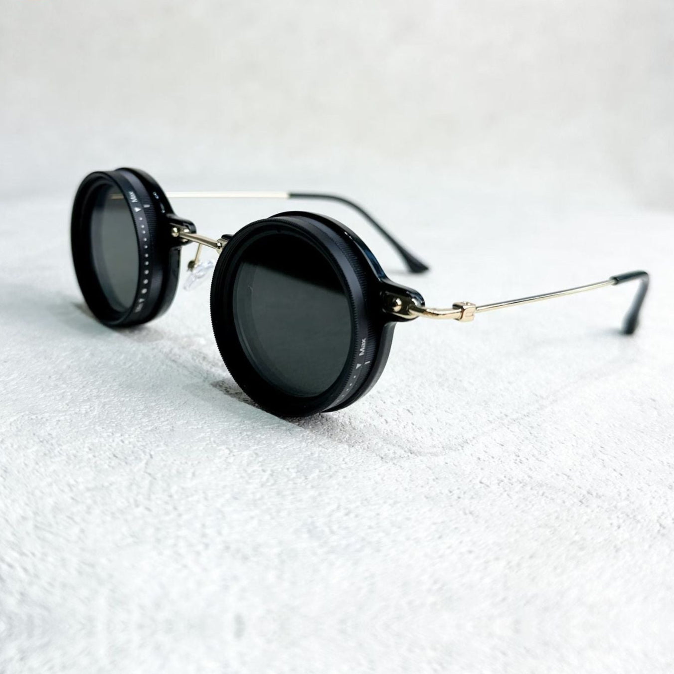 Unisex - Round Sunglasses - Adjustable Light Reduction - Polarised Metal