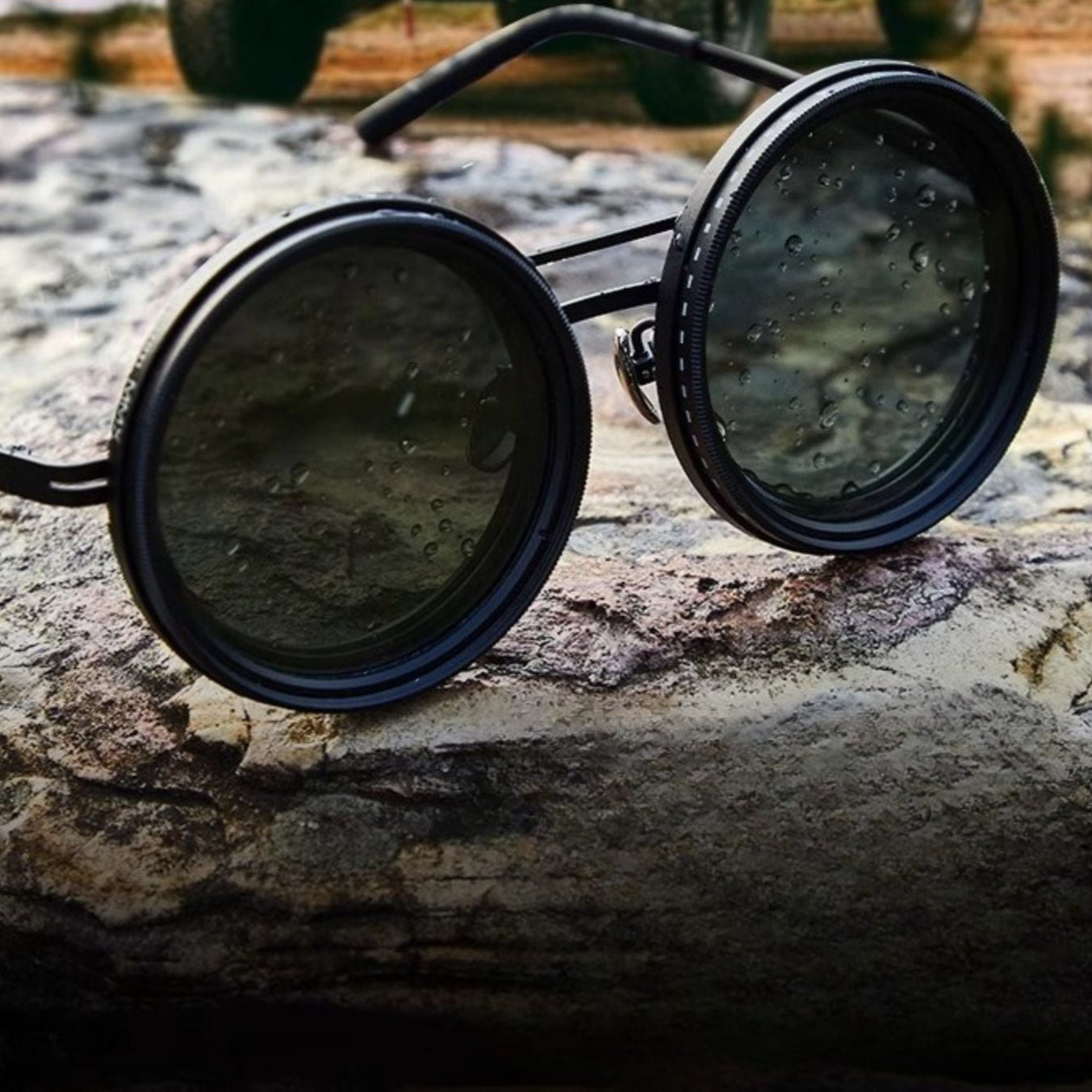 Unisex - Round Sunglasses - Adjustable Light Reduction - Polarised Metal