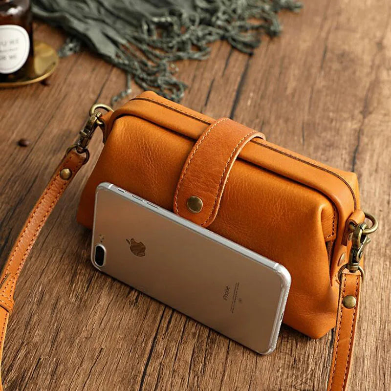 Amber Elegant Crossbody Bag – For a stylish and practical look