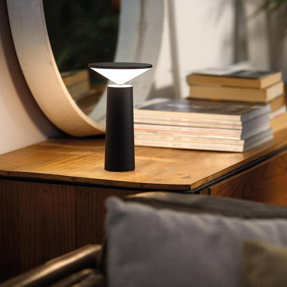 Aurora Table Lamp – Dimmable LED Lighting with Modern Design