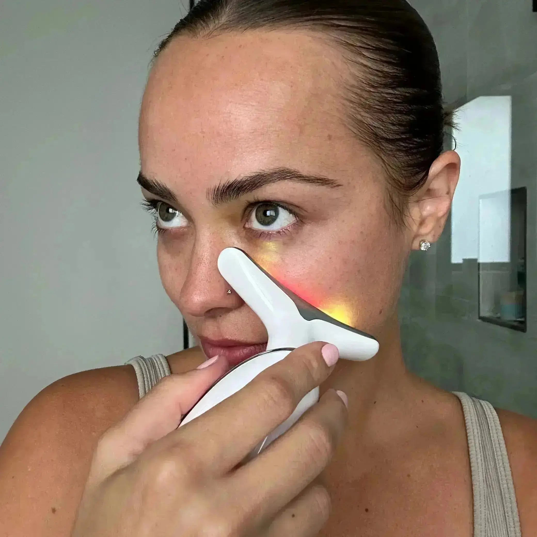 7-in-1 LED Facial Lifting & Massage Tool – Vénera