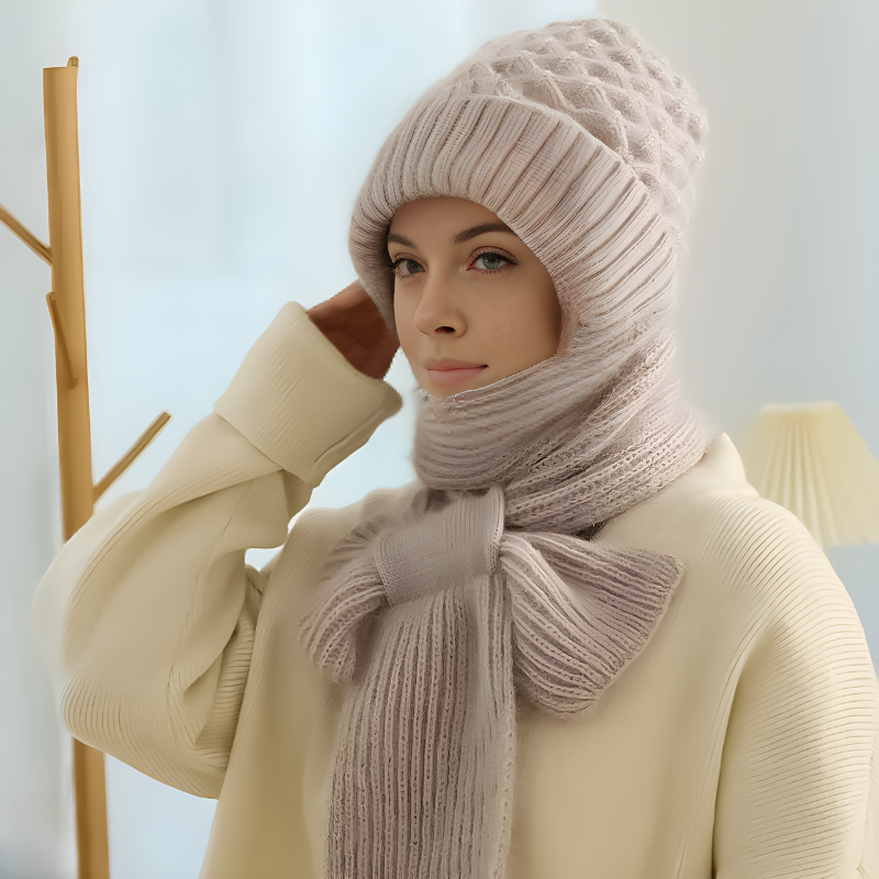 Knitted Winter Hat with Integrated Scarf – 2-in-1 Design