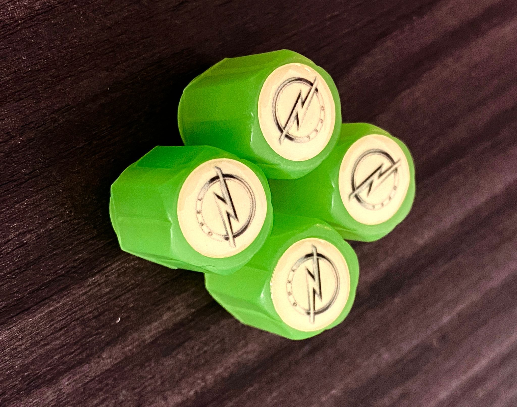 Set of 4 Illuminated Valve Caps with Logo – LuxaGlow