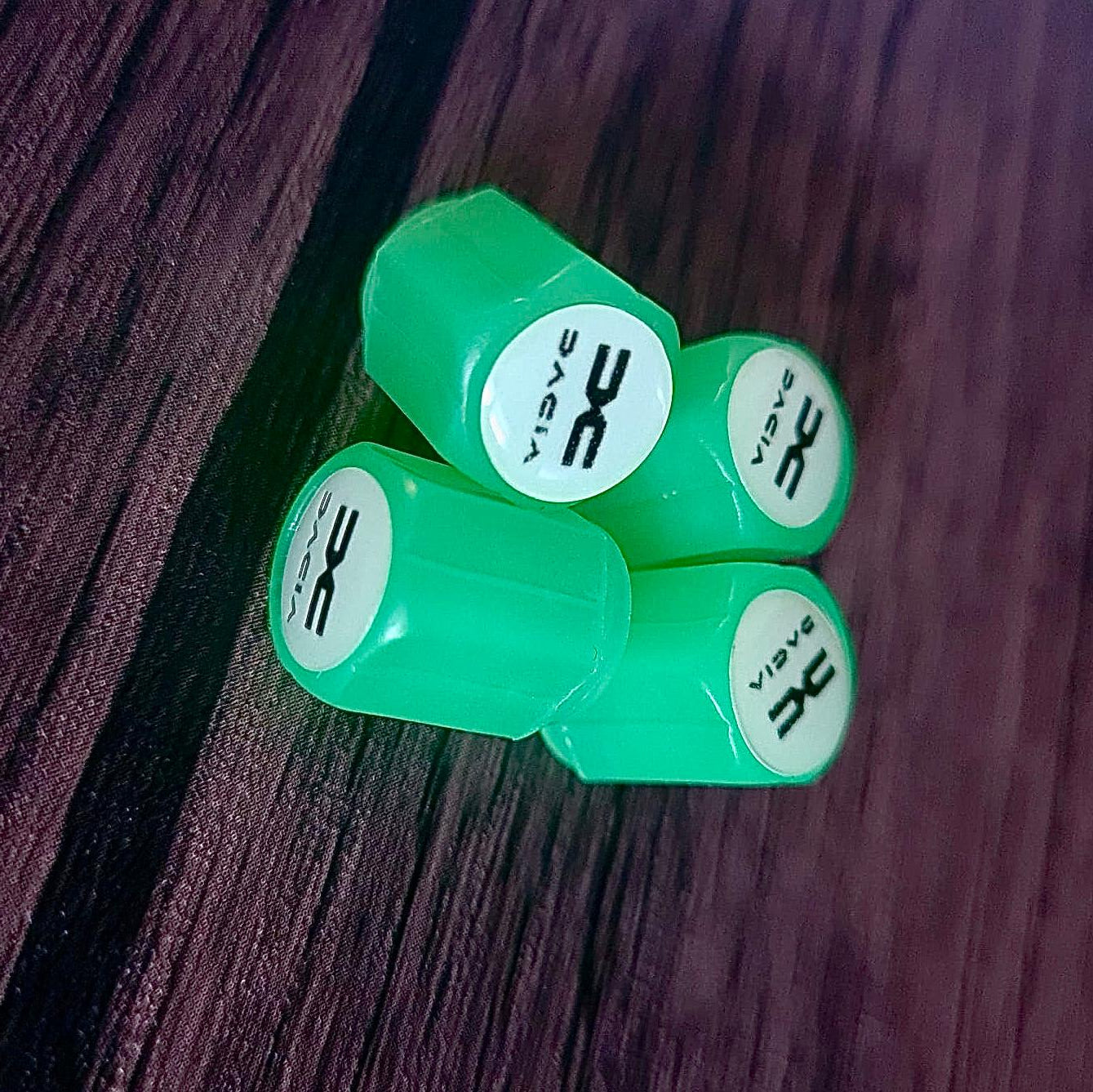 Set of 4 Illuminated Valve Caps with Logo – LuxaGlow