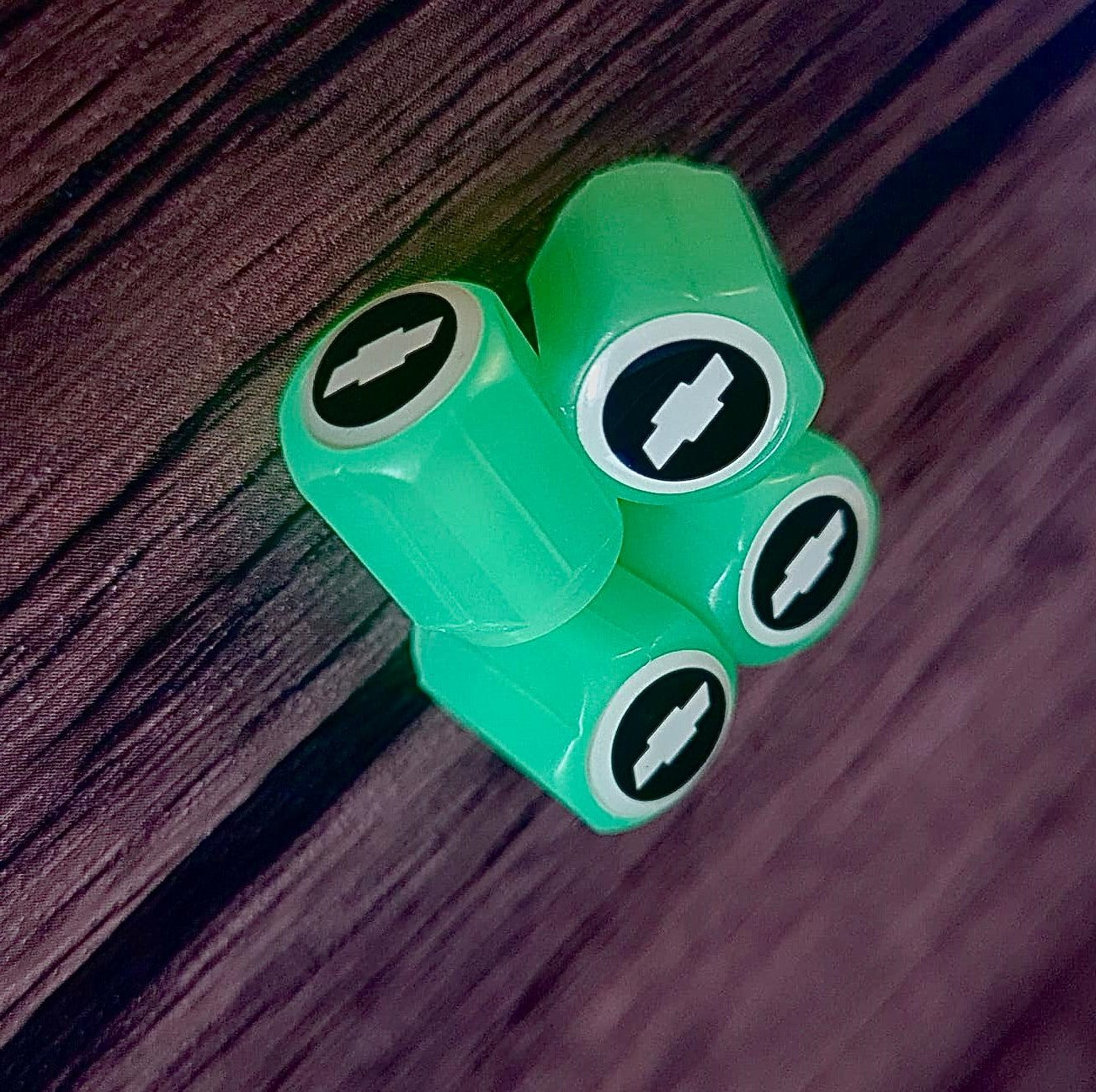 Set of 4 Illuminated Valve Caps with Logo – LuxaGlow