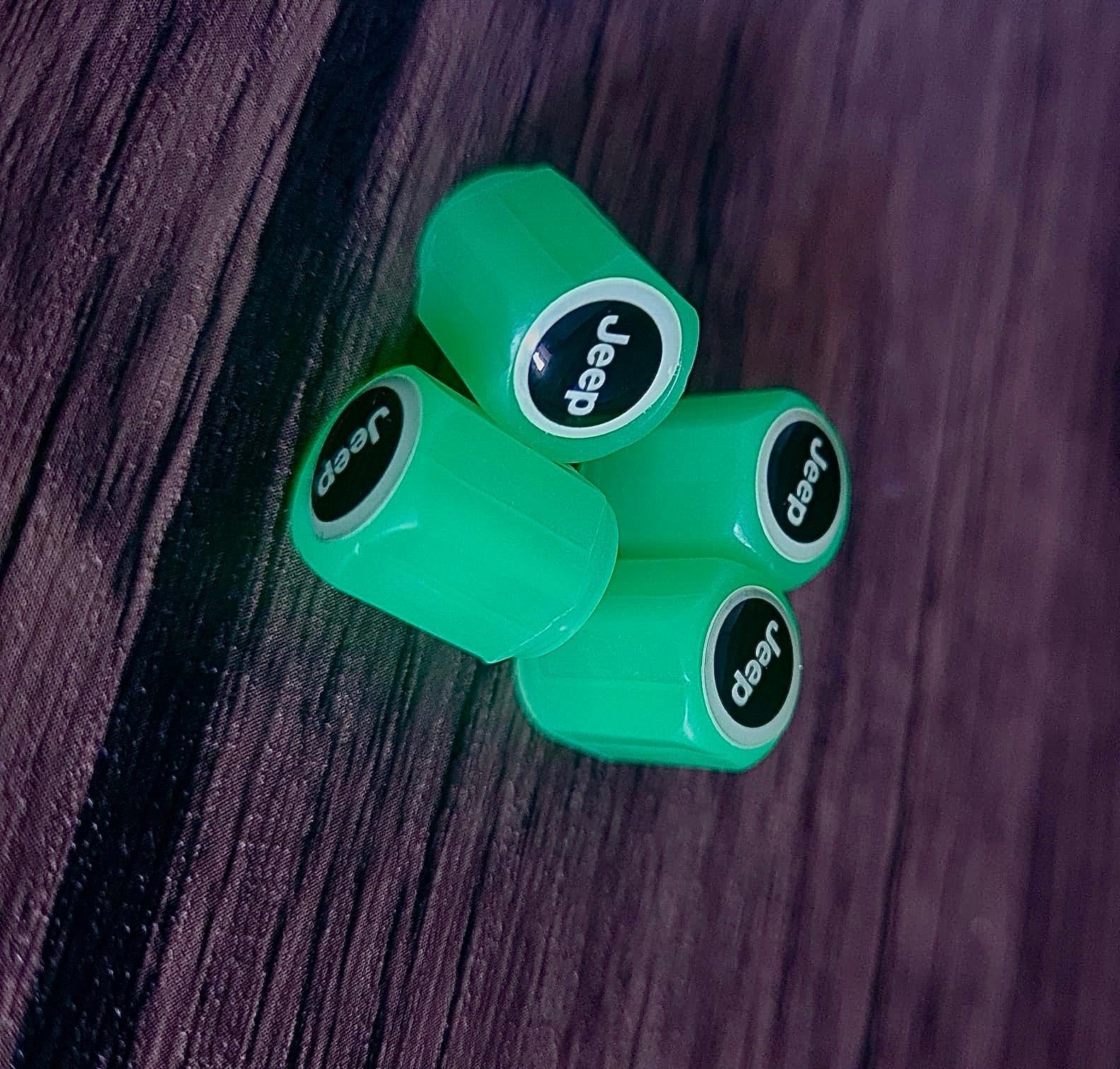 Set of 4 Illuminated Valve Caps with Logo – LuxaGlow