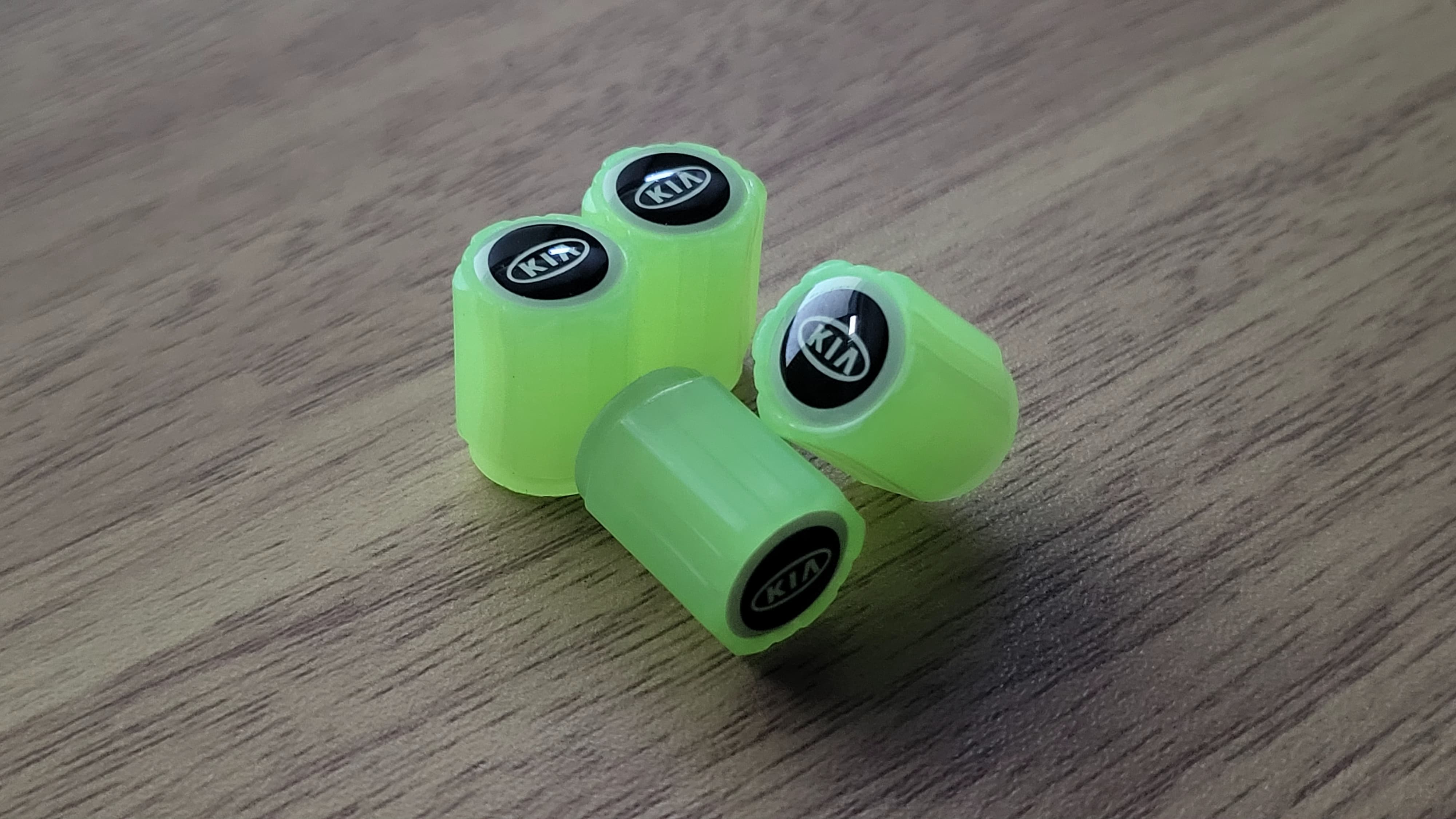 Set of 4 Illuminated Valve Caps with Logo – LuxaGlow