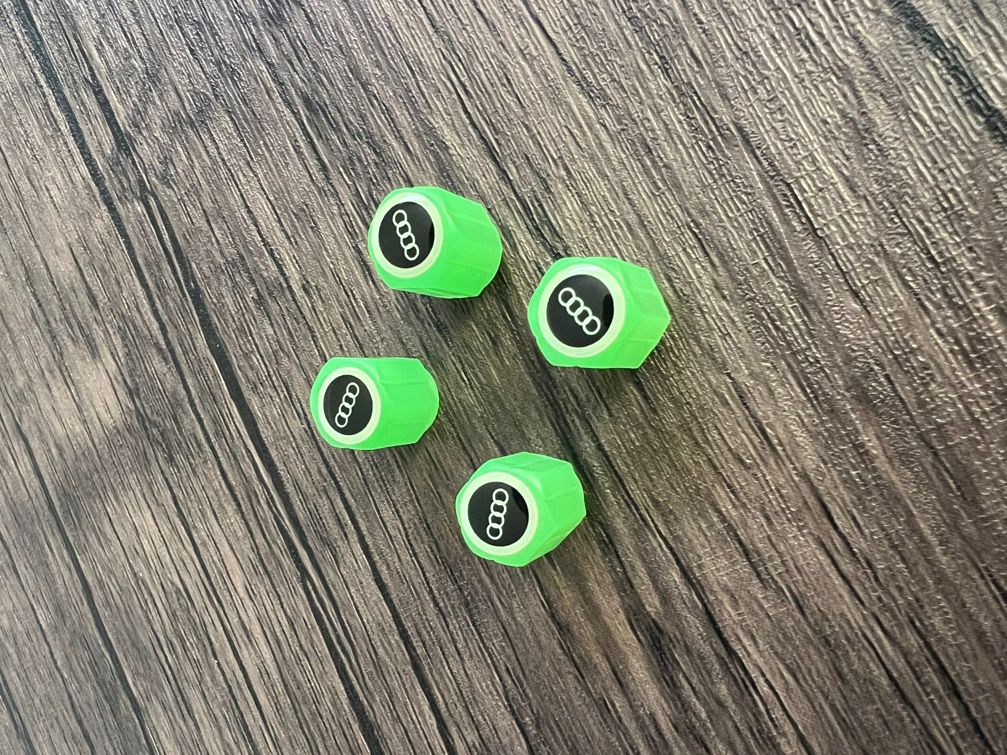 Set of 4 Illuminated Valve Caps with Logo – LuxaGlow