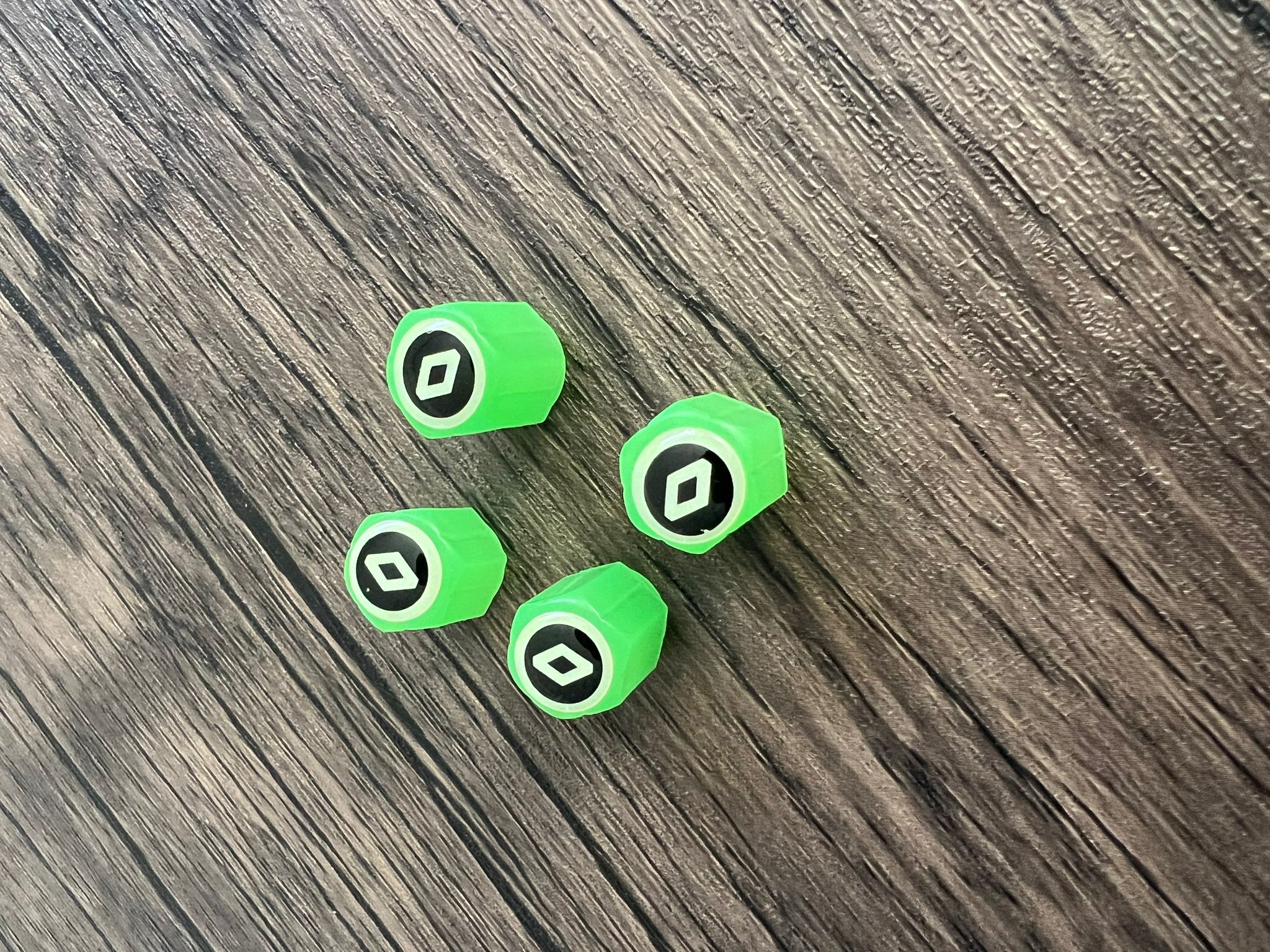 Set of 4 Illuminated Valve Caps with Logo – LuxaGlow