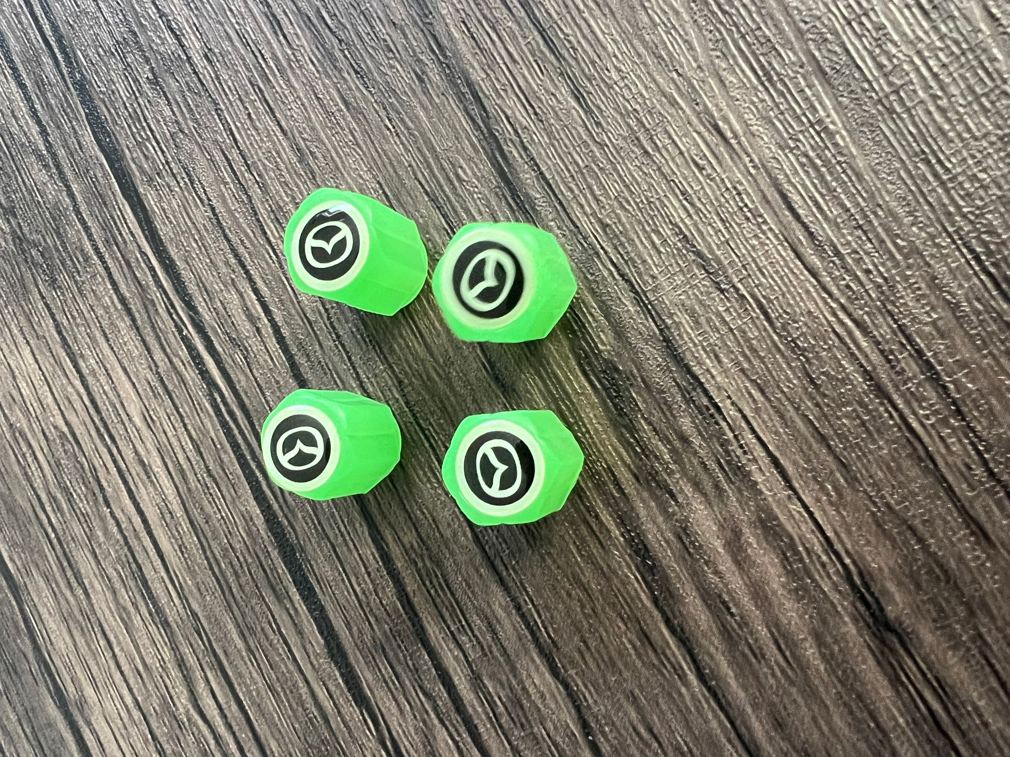 Set of 4 Illuminated Valve Caps with Logo – LuxaGlow