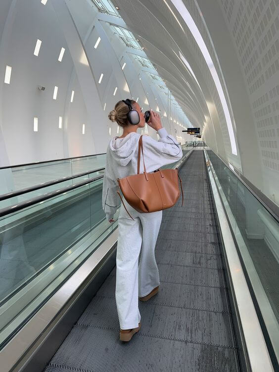 Voss - Vintage Ladies Shoulder Bag - Spacious and Stylish Leather Bag on Offer