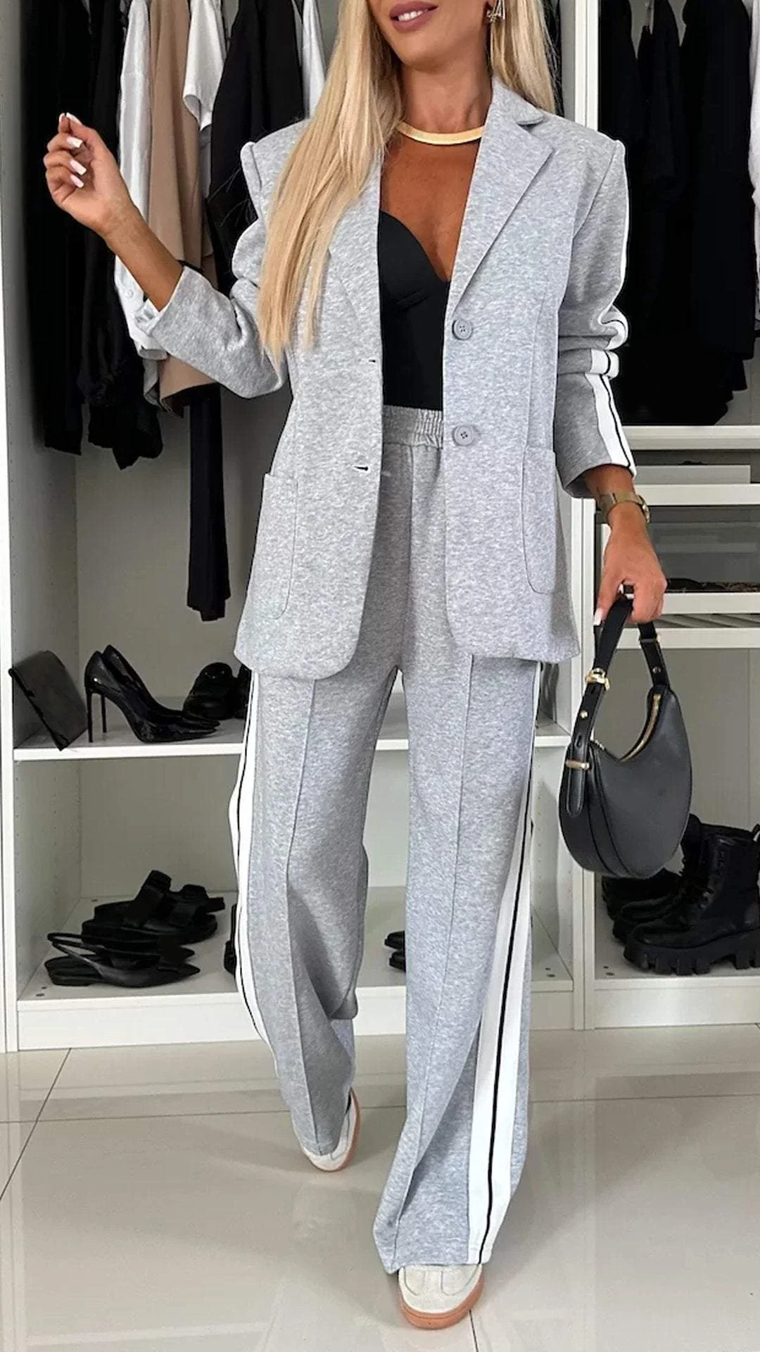 EliteEase VivaSet 2-Piece Set | Relaxed Fit Blazer and Trousers for a Chic Look