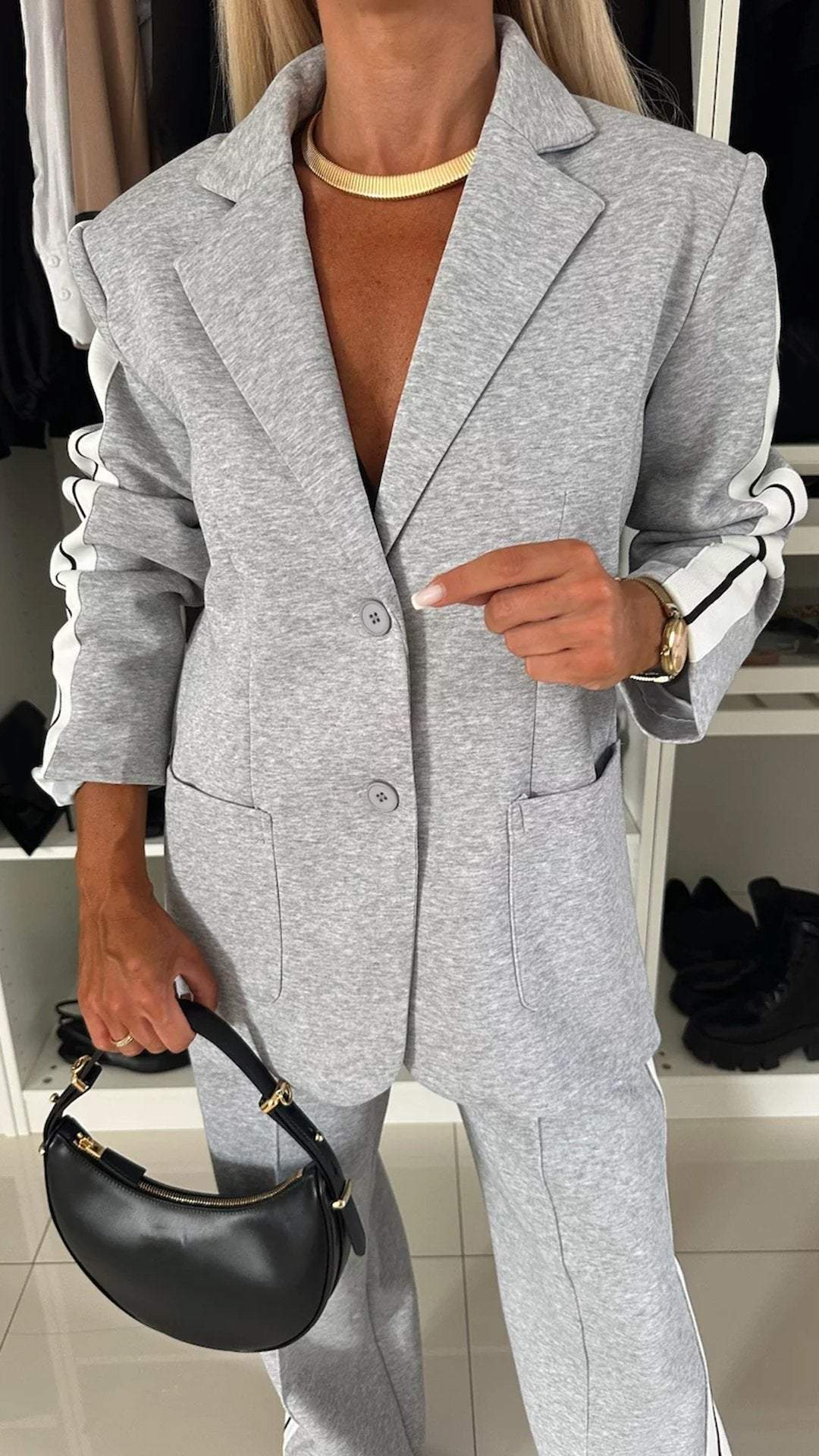 EliteEase VivaSet 2-Piece Set | Relaxed Fit Blazer and Trousers for a Chic Look