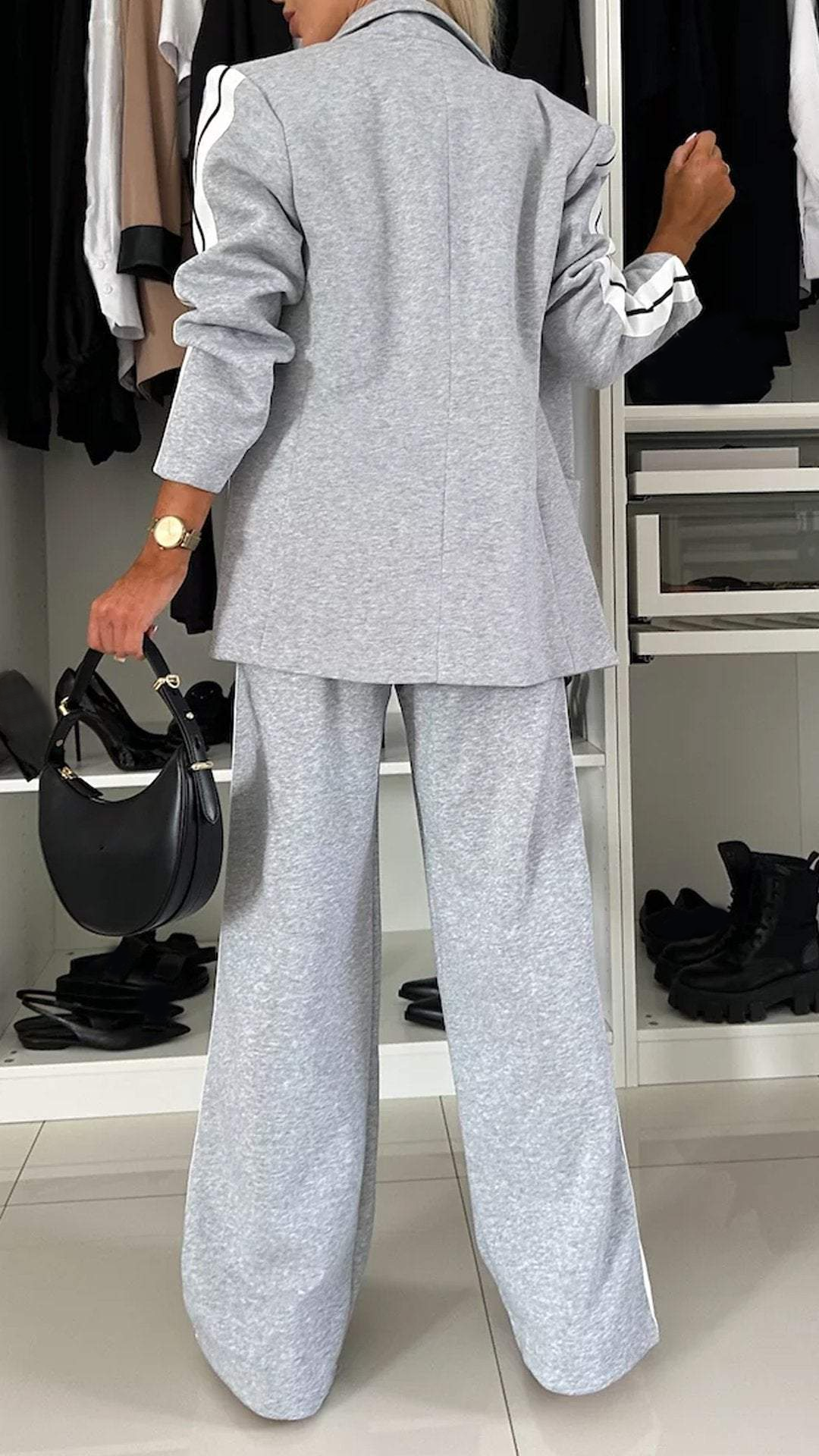 EliteEase VivaSet 2-Piece Set | Relaxed Fit Blazer and Trousers for a Chic Look