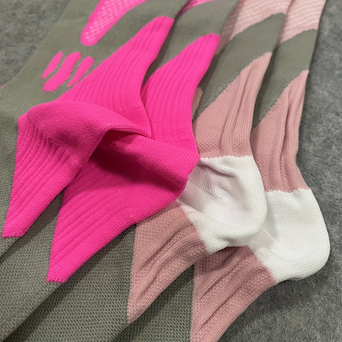 Sports Compression Socks for Women – Breathable and Supportive for Activities and Recovery