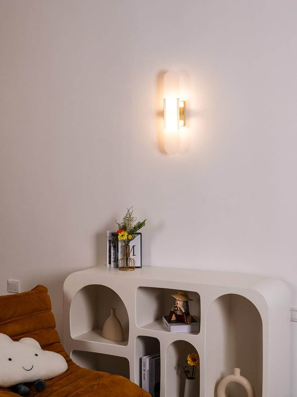 Modern Wall Lamp - Alabaster & Metal