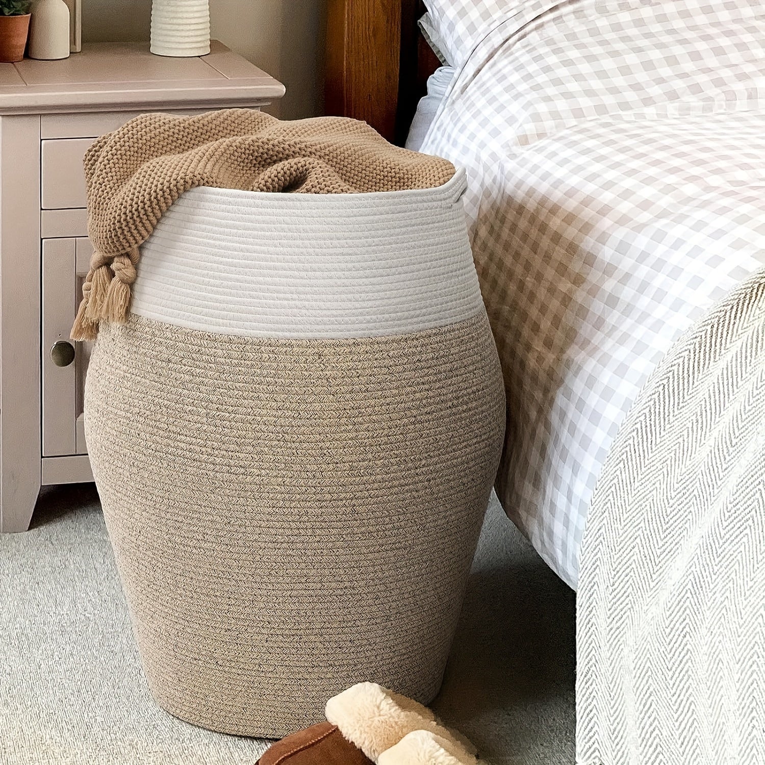 Large Woven Wicker Laundry Basket – Practical and Elegant for Any Laundry Room
