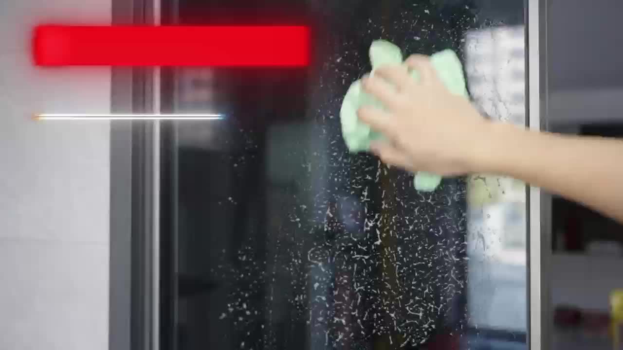 CleanEdge Shower Squeegee - Efficient and Stylish for Quick Cleaning