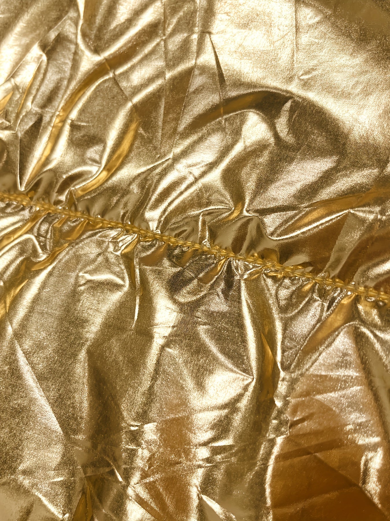 Shiny Short Jacket with Zip - Warm and Stylish Winter Jacket for Women