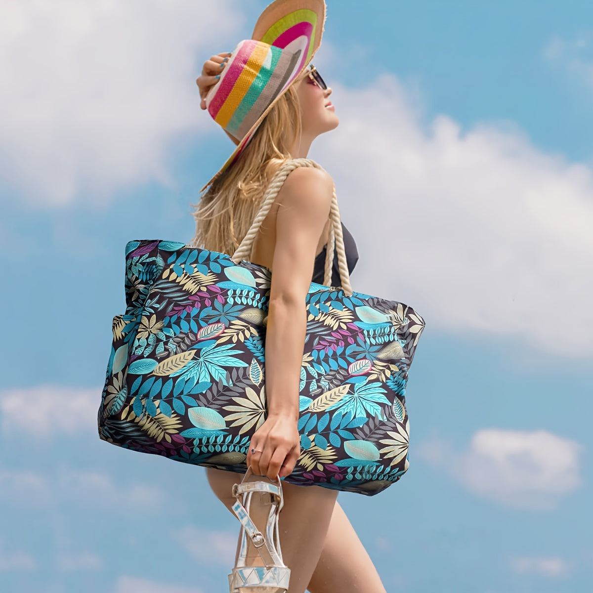 Trendy Large Beach Bag with Leaf Print - Spacious, Durable and Perfect for Holidays