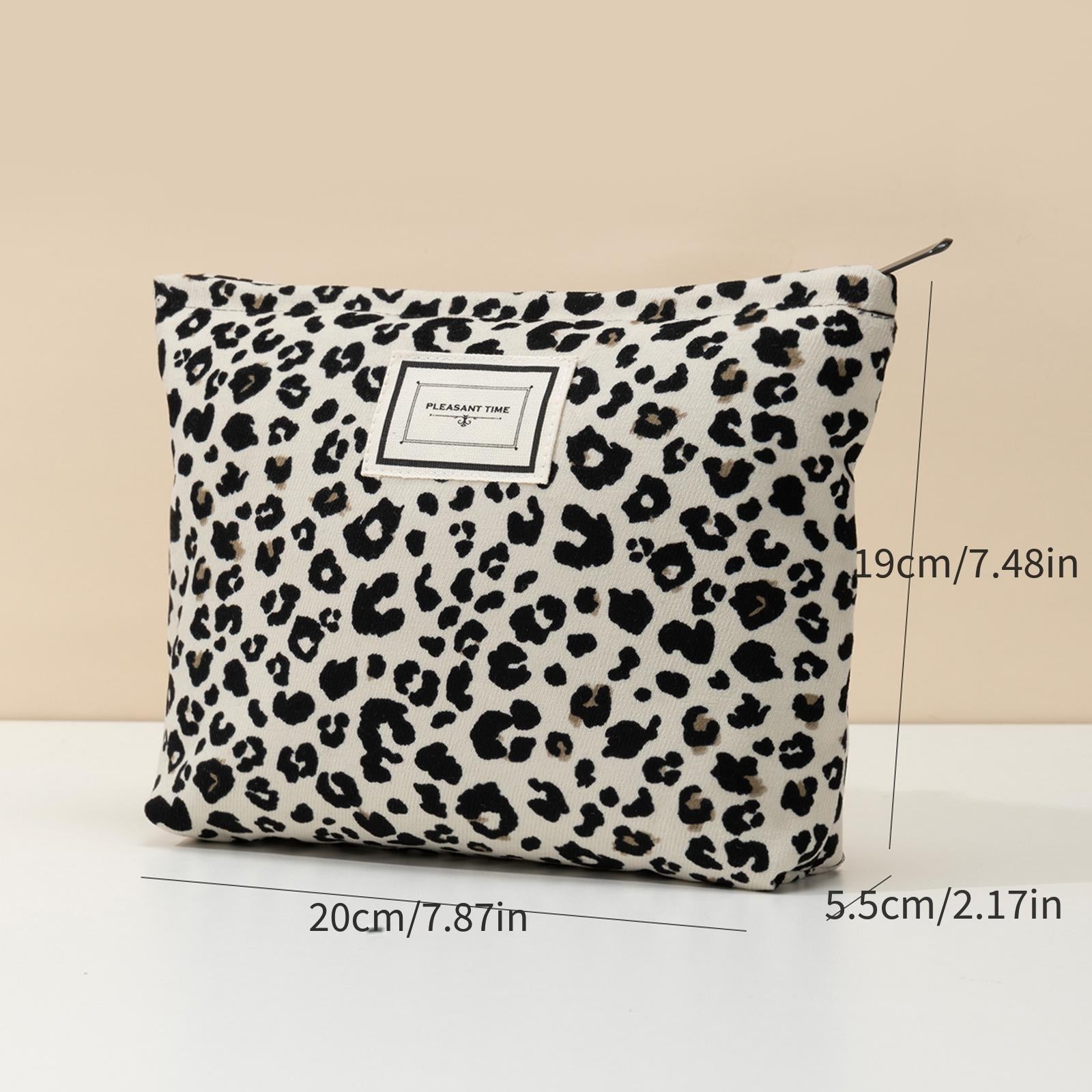 Chic Leopard Make-up Bag – Compact and Functional