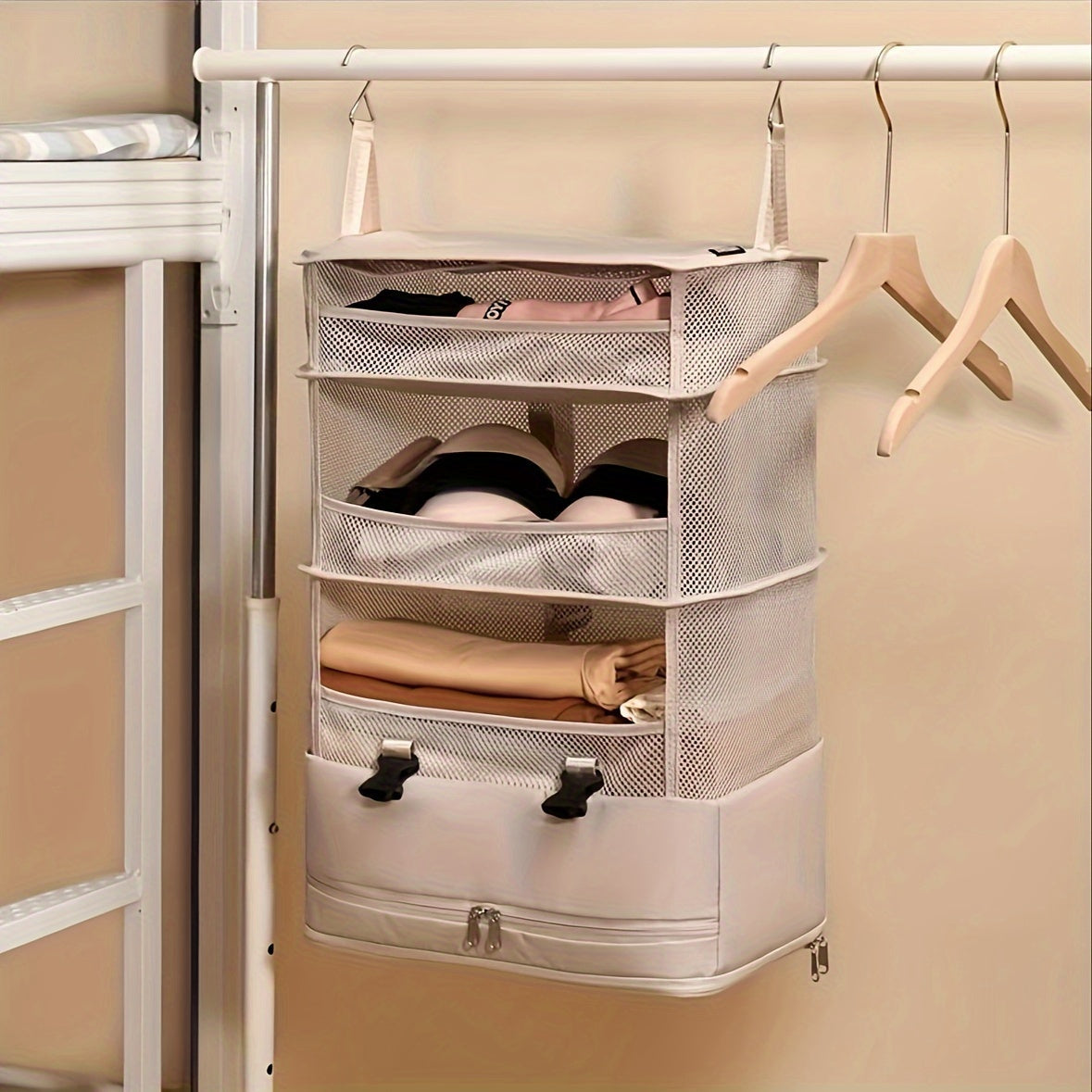 TravelMate Hanging Storage Bag – Compact and Practical