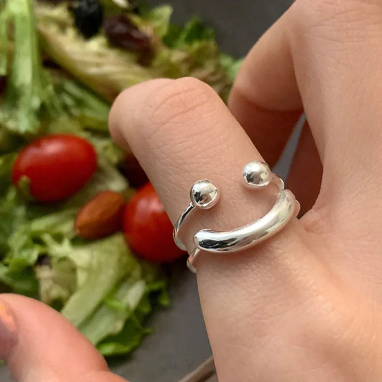 Smiley Adjustable Ring – Mila