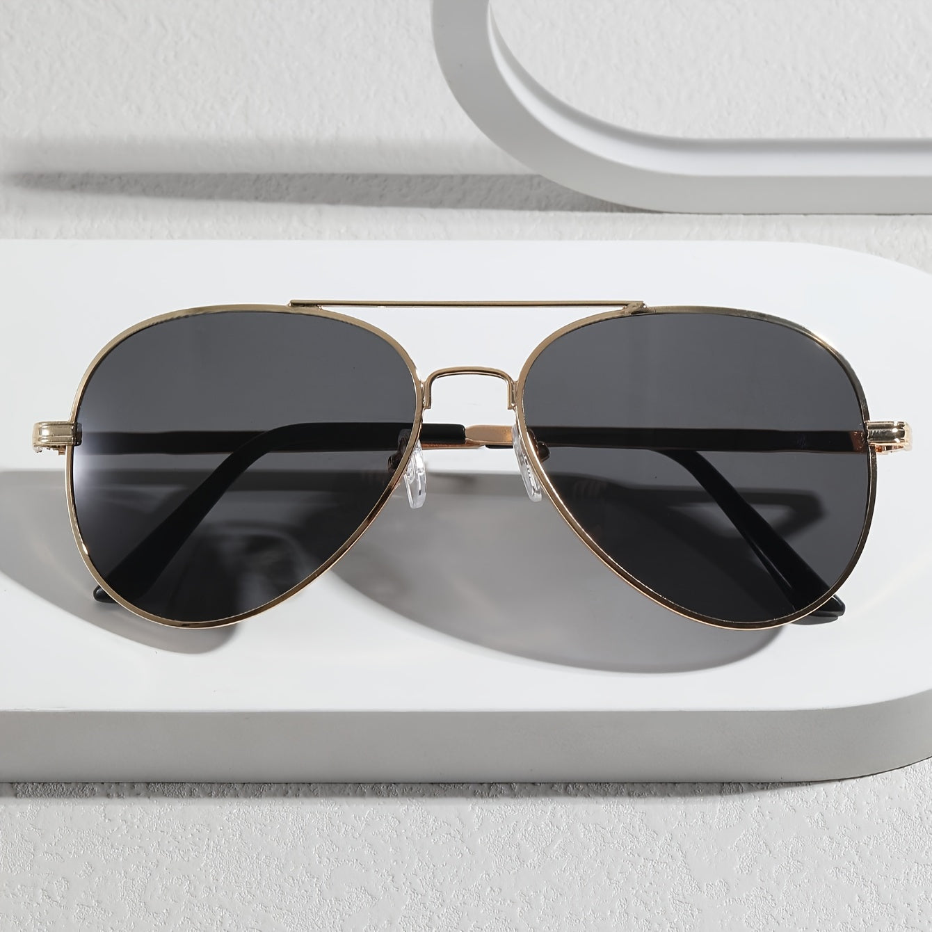 Pilot Sunglasses for Men – Timeless Design with Metal and Plastic for Daily Use