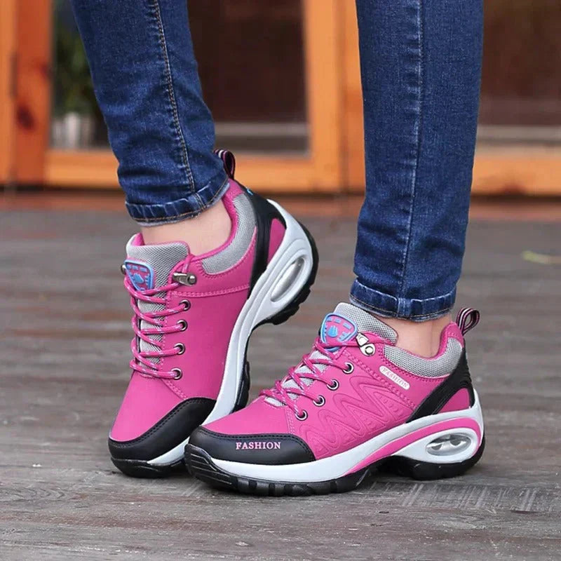 Luna Women's Walking Shoes – Comfort and Durability for Every Adventure