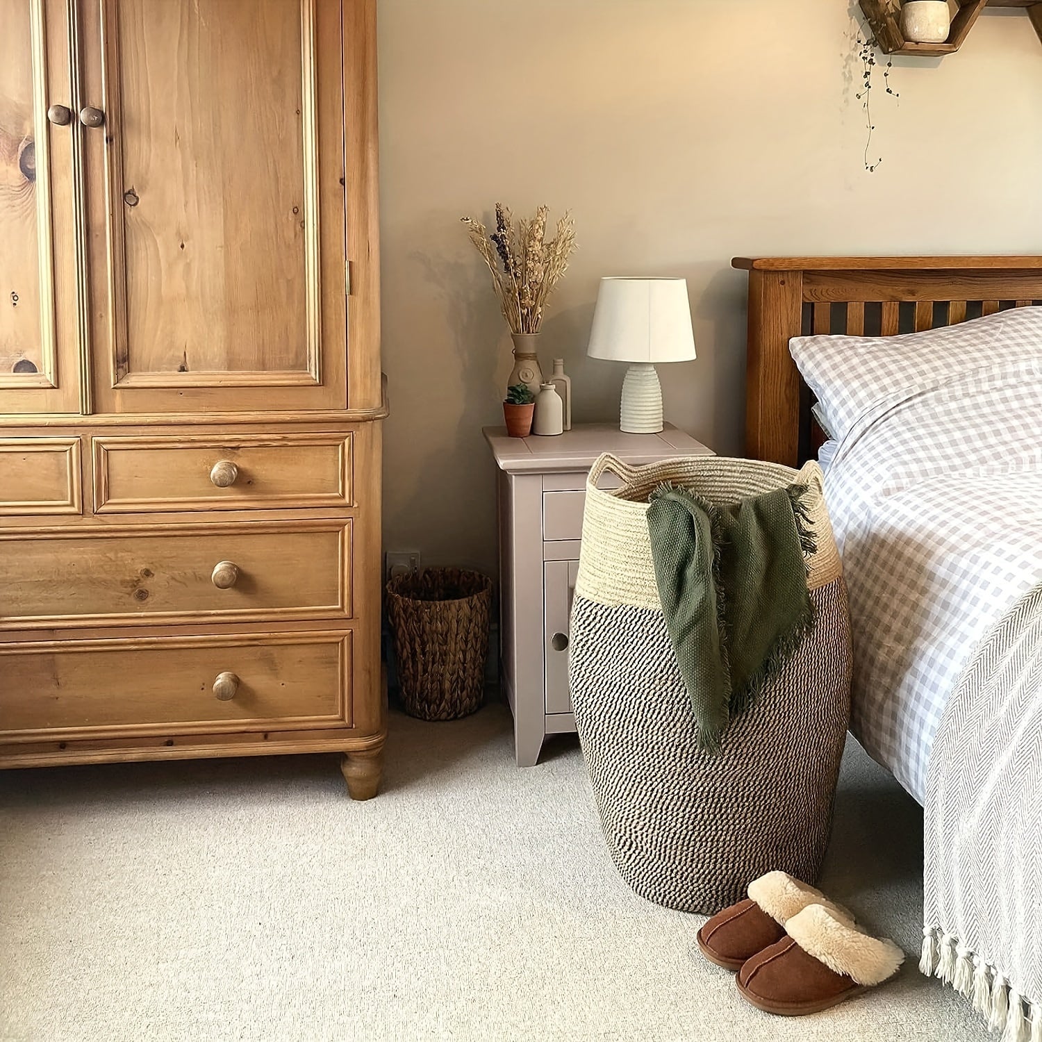 Large Woven Wicker Laundry Basket – Practical and Elegant for Any Laundry Room