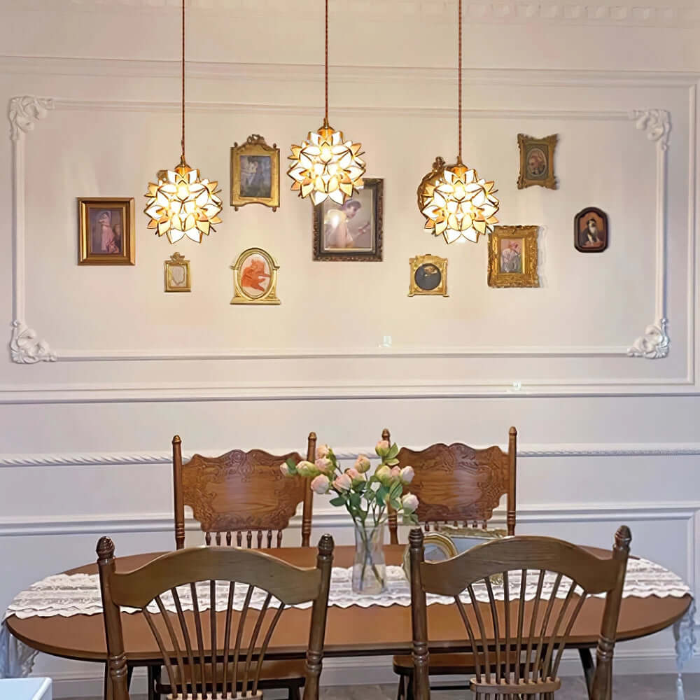 Elegant Pendant Lamp with Shell Design