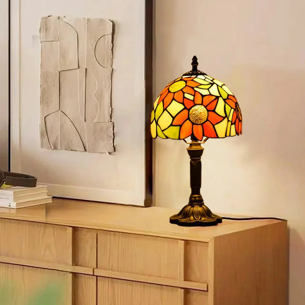 Antique Stained Glass Lamp - Timeless Elegance & Craftsmanship
