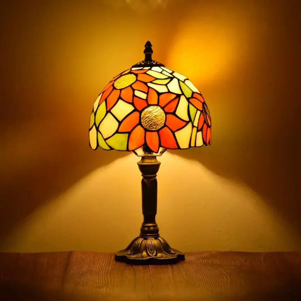 Antique Stained Glass Lamp - Timeless Elegance & Craftsmanship