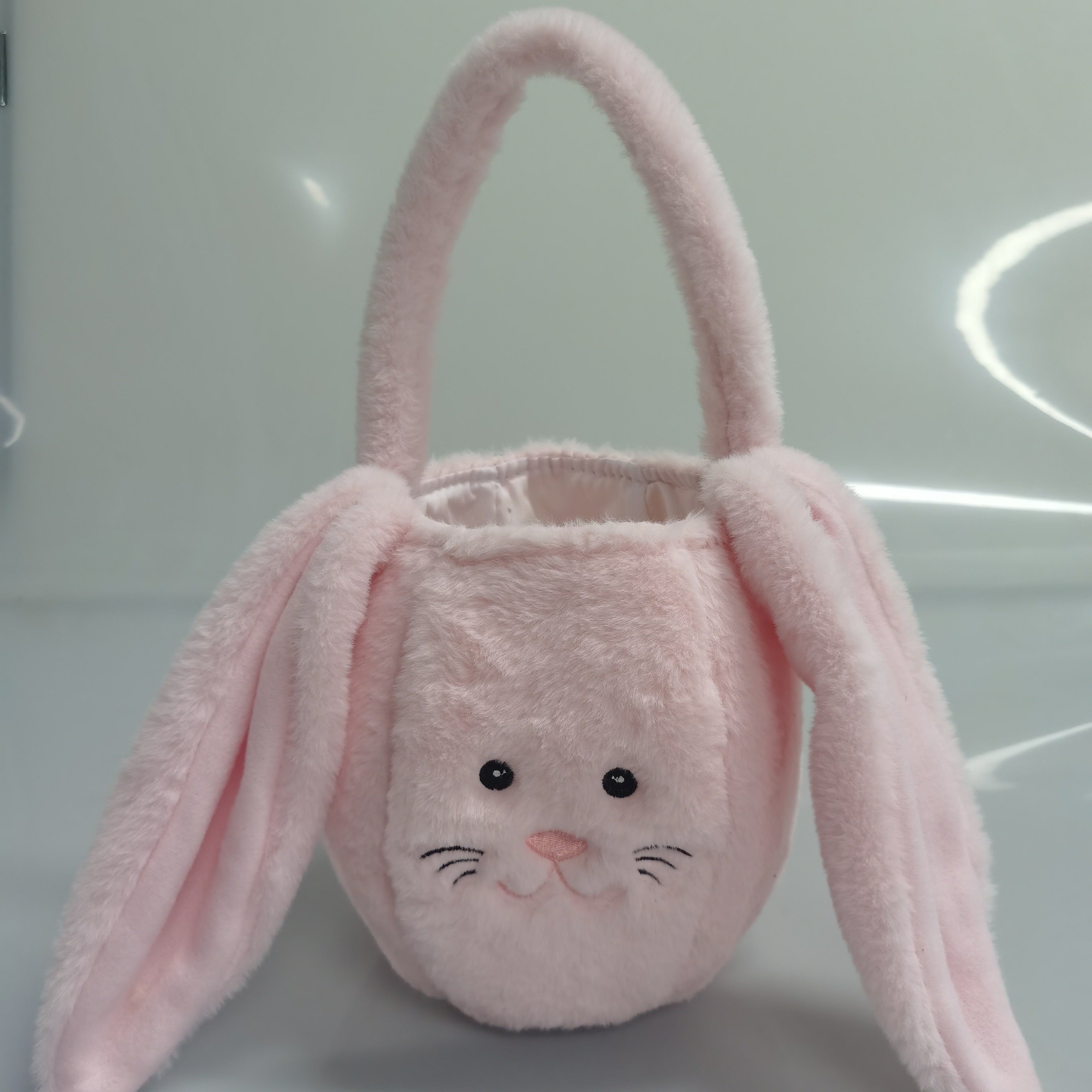 Cheerful Easter Bunny Basket – Perfect for Easter Celebrations and Spring Decorations