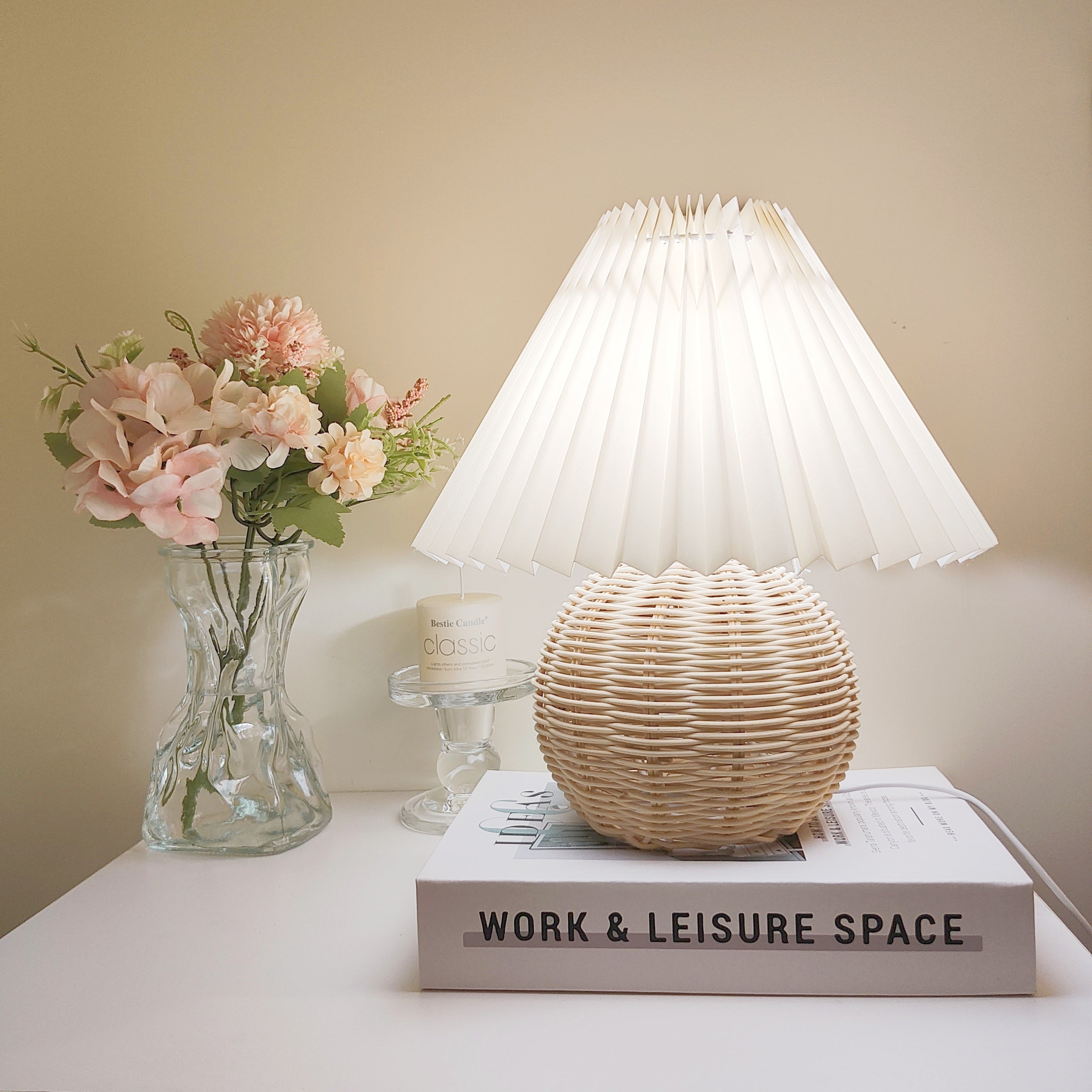 Bamboo Woven Table Lamp - Atmospheric and Refined Design