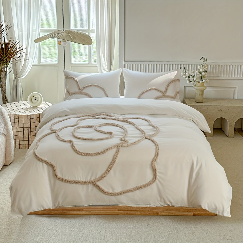Tufted Bedding Set – Bedspread and Pillowcases with Large Flower Design