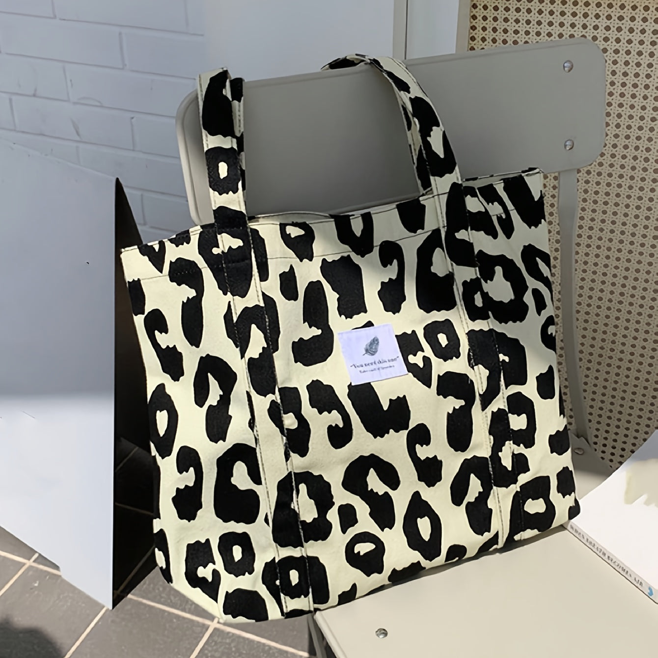 Versatile Shopper Bag – Comfortable and Functional